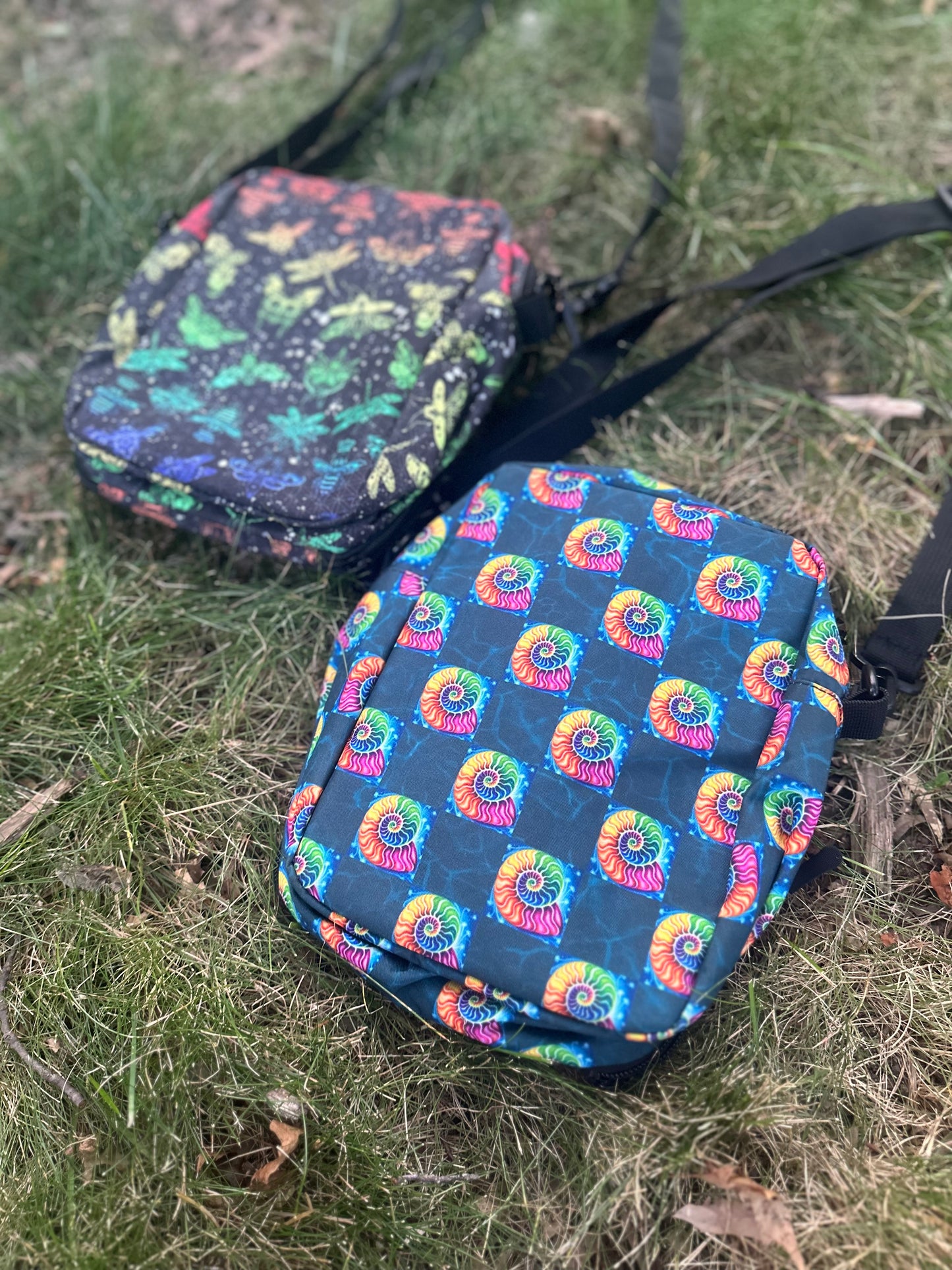 Checkered Ammonite Pin Window Crossbody Bag