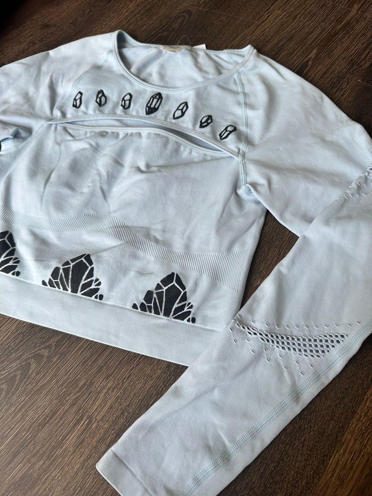 Medium l pong sleeve crystals  Block print Crop top